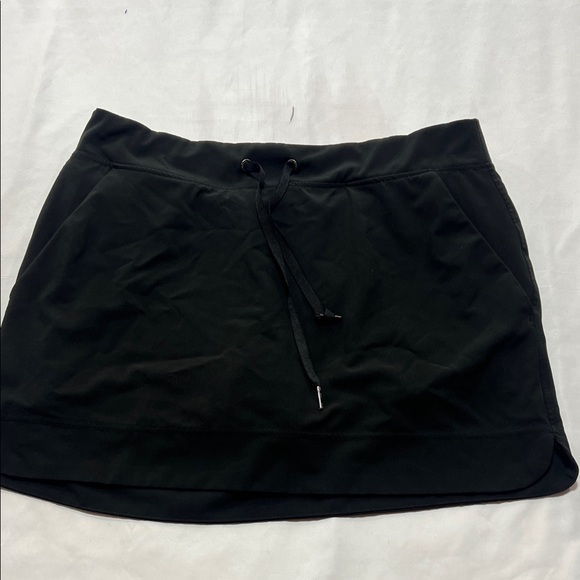 GAIAM Dresses & Skirts - Gaiam black athletic performance skort size medium